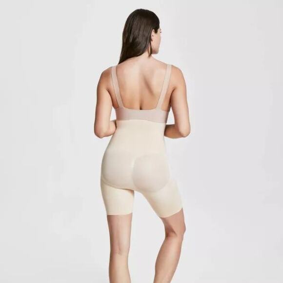 Assets By Spanx Women's Shaping High-Waist Short Beige L - Picture 2 of 6
